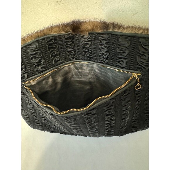 VINTAGE DEEP BROWN SABLE/MINK SILK RUCHED HANDMUFF WITH ZIPPER COMPARTMENT - Picture 4 of 6